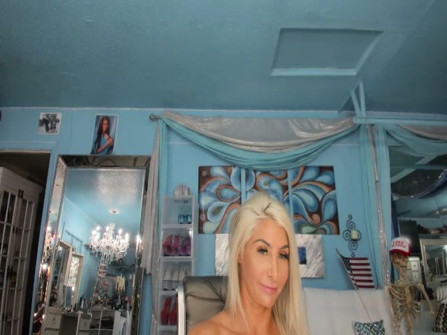 Live sex webcam photo for ADRIANA_FOX #270867666