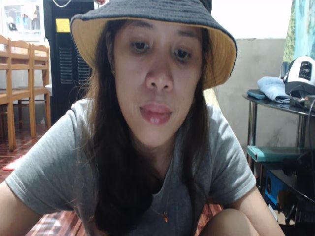 Live sex webcam photo for Beverly_19 #270872704