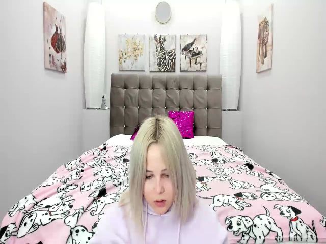 Live sex webcam photo for Helokit #270872516