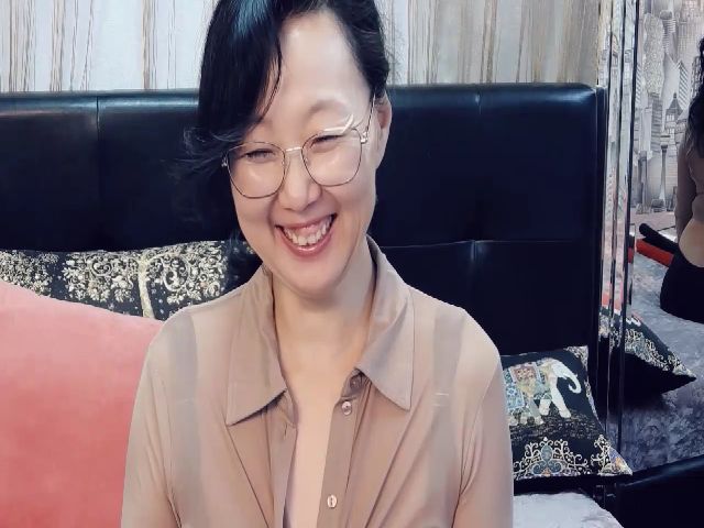 Live sex webcam photo for SandraMia #270873252