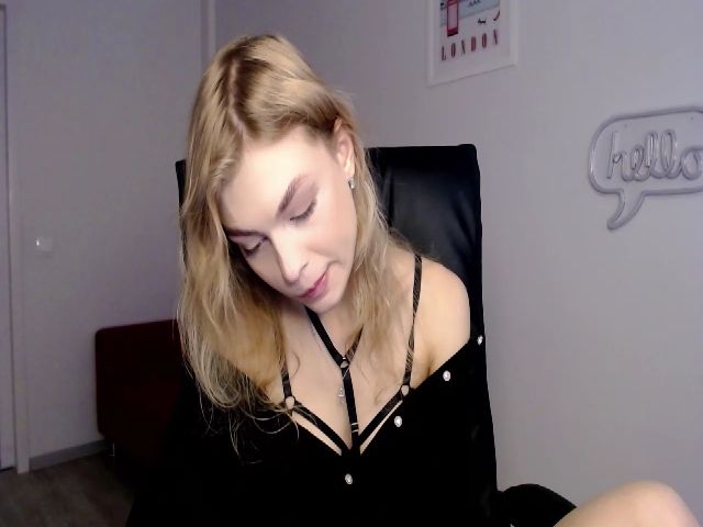 Live sex webcam photo for VanillaJenny #270872257