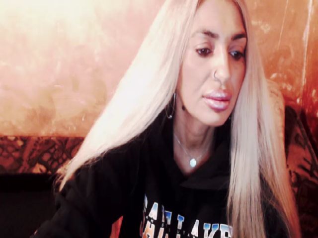 Live sex webcam photo for Goodspleasure #270877620