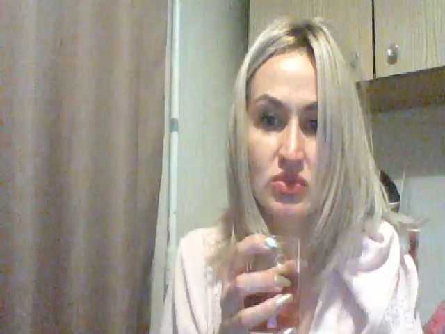 Live sex webcam photo for LadyAna189 #270869143