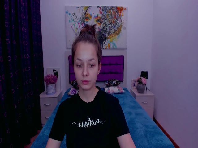 Live sex webcam photo for LianaWild #270871500