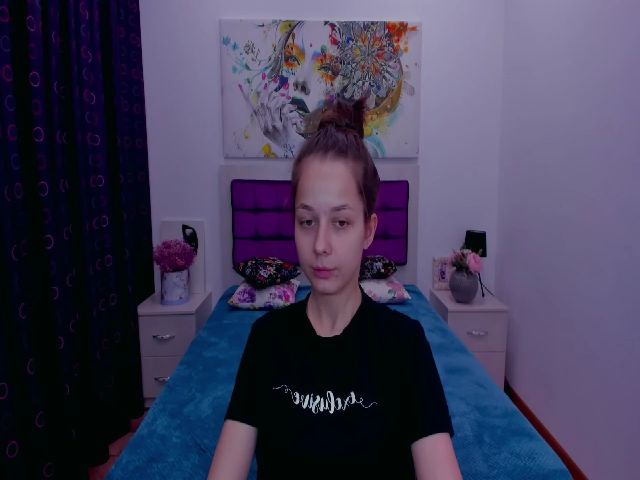 Live sex webcam photo for LianaWild #270872124