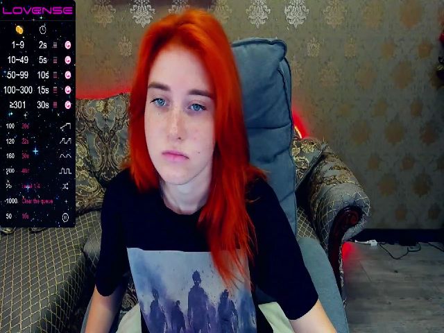 Live sex webcam photo for EmiilyFox #270872701