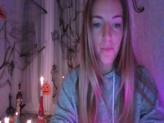 Live sex webcam photo for Goldi_lady #270880575