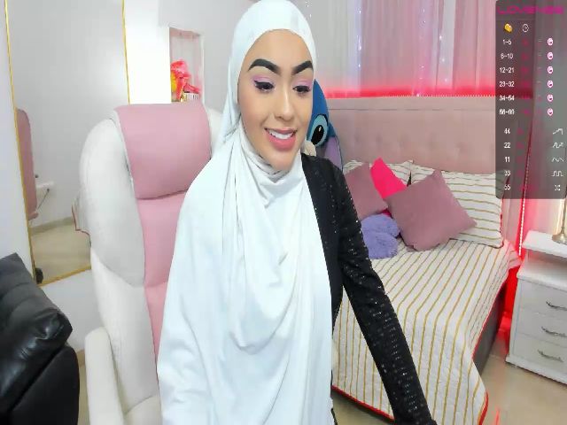 Live sex webcam photo for Victo_riia #270875728