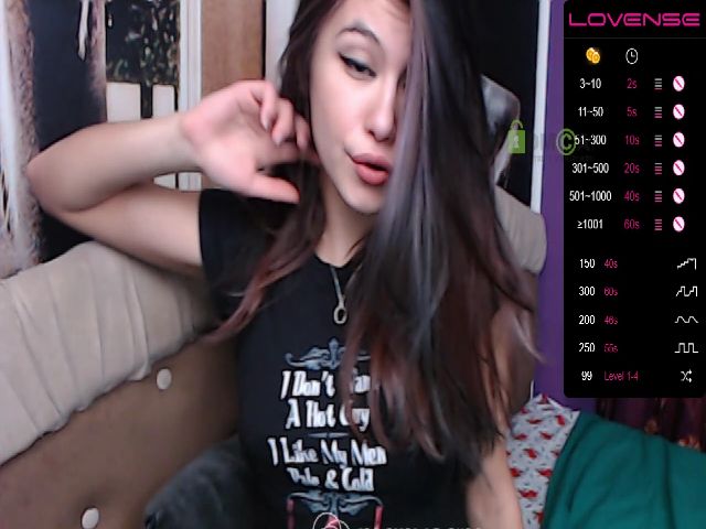 Live sex webcam photo for MisticaMissy #270881776