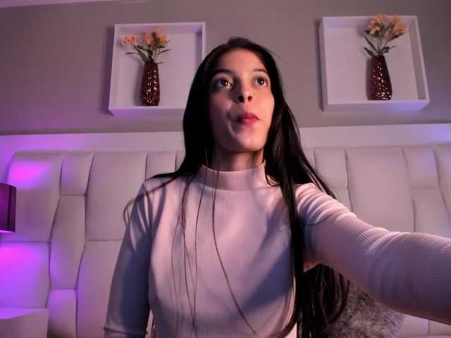 Live sex webcam photo for GiaSmith-1 #270879775