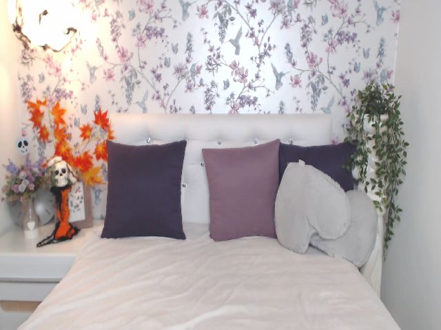 Live sex webcam photo for GiaVegas #270880310