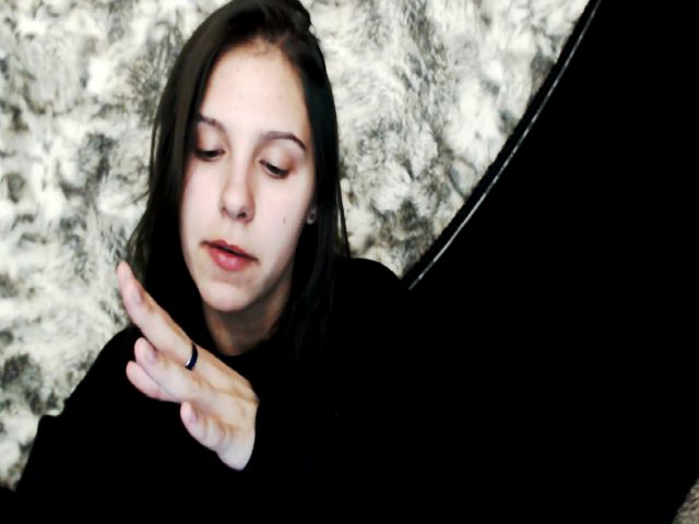 Live sex webcam photo for FoundError404 #270868056