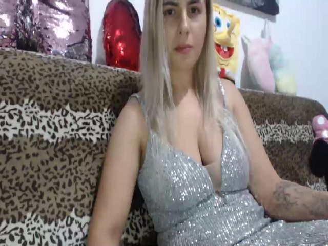 Live sex webcam photo for MissDafina #270880840