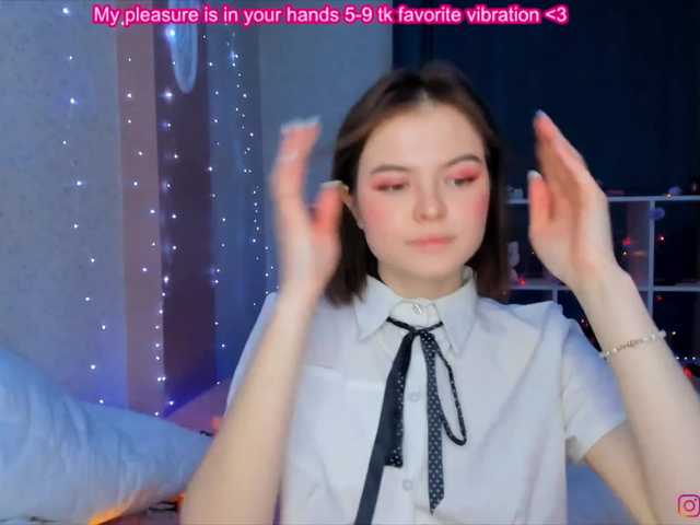 Live sex webcam photo for MargaretLovy #270878583