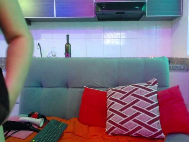 Live sex webcam photo for Samantta-Jone #270879566