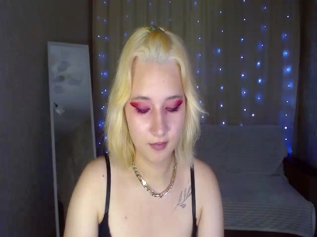 Live sex webcam photo for Star_Laura #270881153