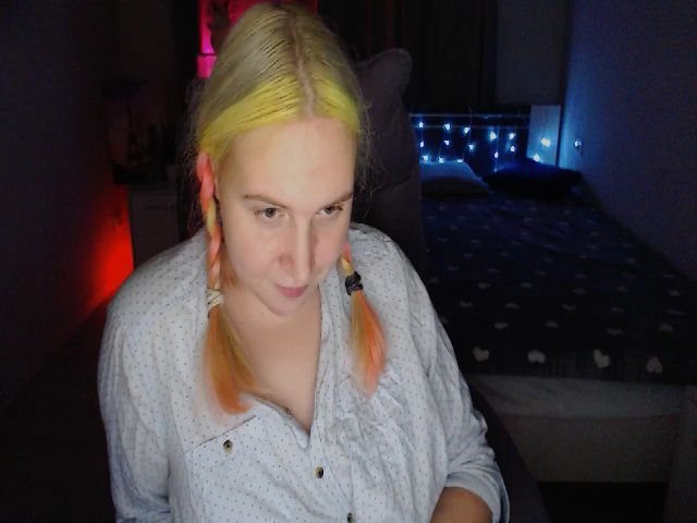 Live sex webcam photo for SweetnessLucy #270877692