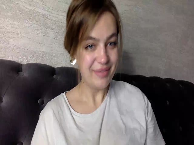 Live sex webcam photo for Princess_Ly2 #270882069