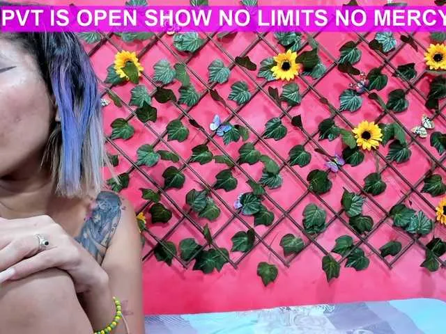 Live sex webcam photo for Sex-LatinBoy #270874426