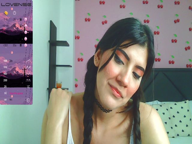 Live sex webcam photo for romina_21 #270870336