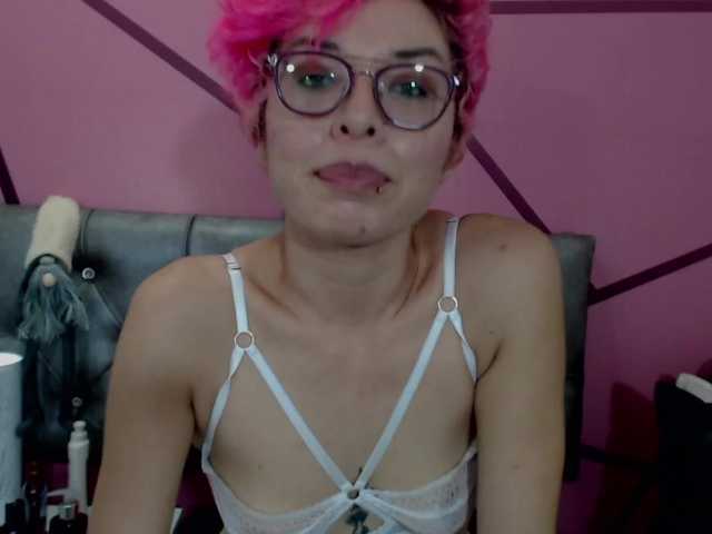 Live sex webcam photo for wetFrida #270871521