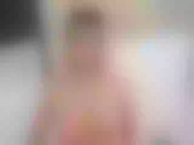 Live sex webcam photo for SarraKiss #270878894