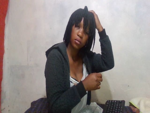 Live sex webcam photo for Blqdiamond #270868310