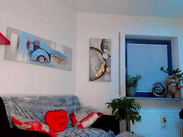 Live sex webcam photo for 2bigass4u #270878462