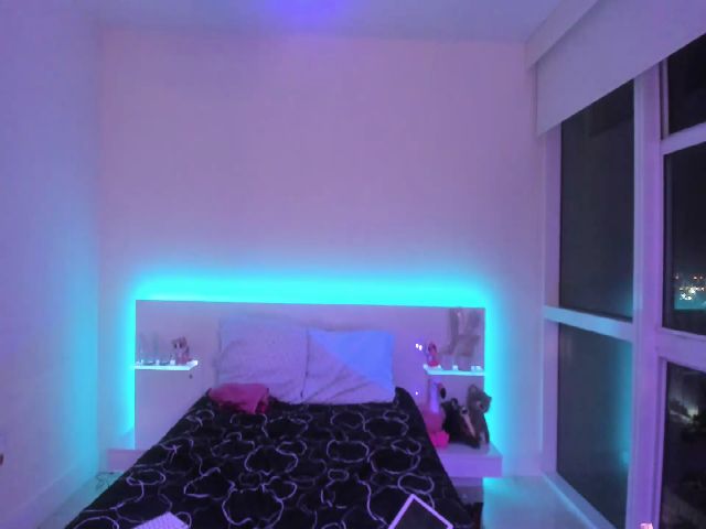 Live sex webcam photo for Yasmeen_xo #270872560