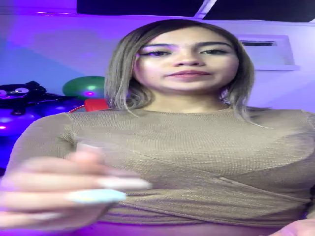 Live sex webcam photo for Elodythompson #270878190