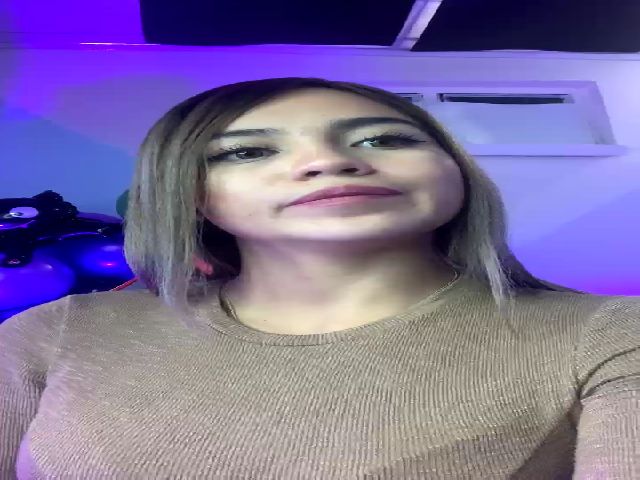 Live sex webcam photo for Elodythompson #270879953