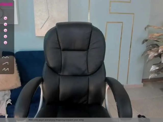 Live sex webcam photo for JessieDaniels #270883892