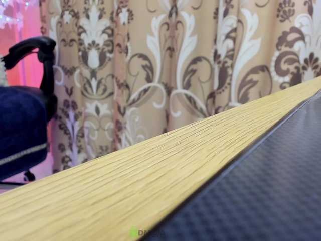 Live sex webcam photo for -wowFox- #270892938