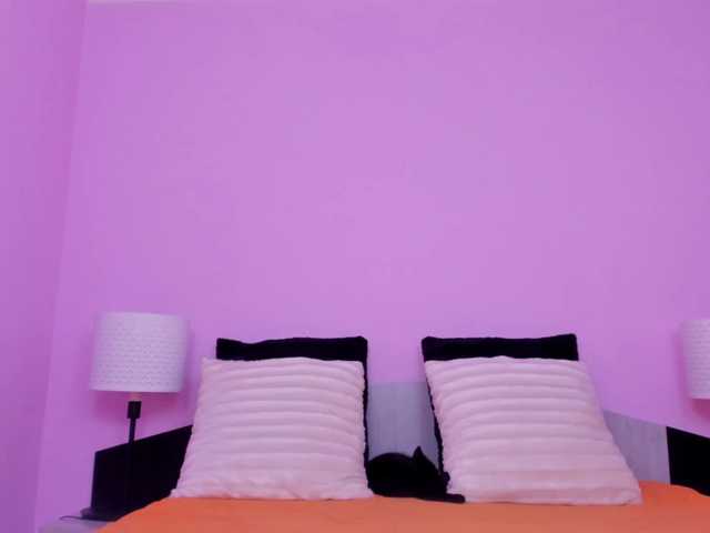 Live sex webcam photo for JuliaHayes90 #270883702