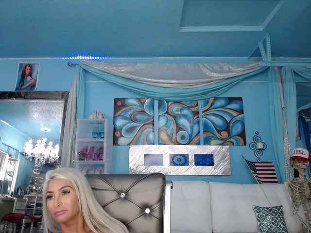 Live sex webcam photo for adrianna_fox #287953237