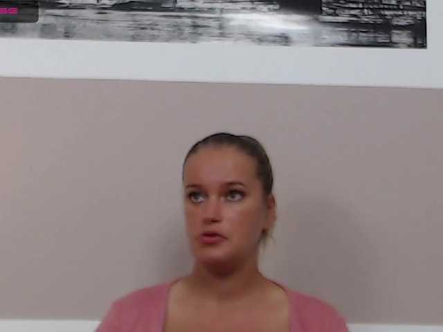 Live sex webcam photo for Roselyn25 #270887422