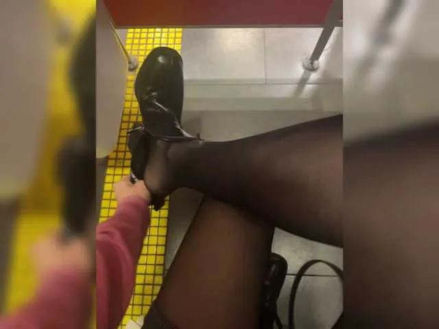 Live sex webcam photo for Likachkaa #270889637