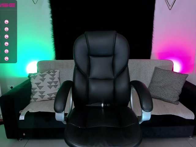 Live sex webcam photo for JennaOlson #270887057