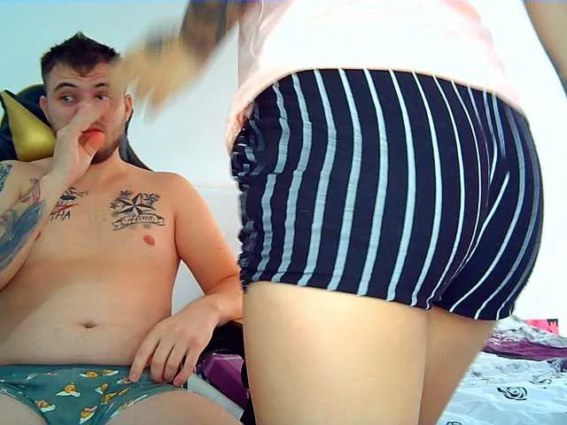 Live sex webcam photo for YOUNGCOUPLE20 #270889876