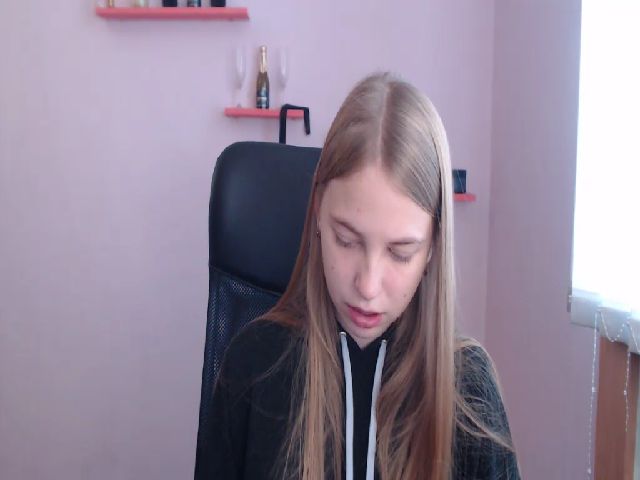 Live sex webcam photo for SshyTeen #270886557