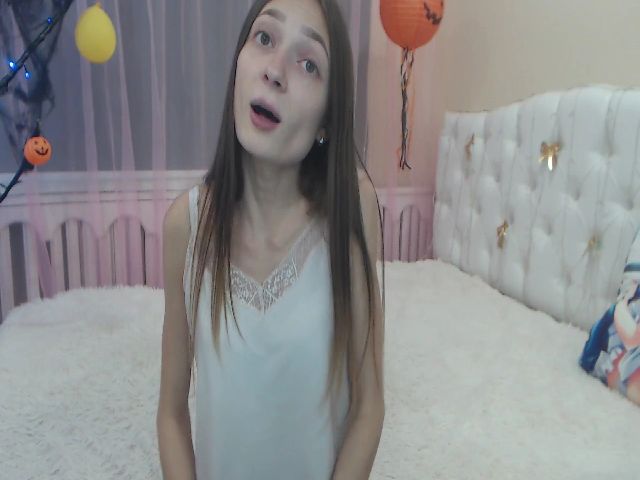 Live sex webcam photo for VikkiDaily #270891080