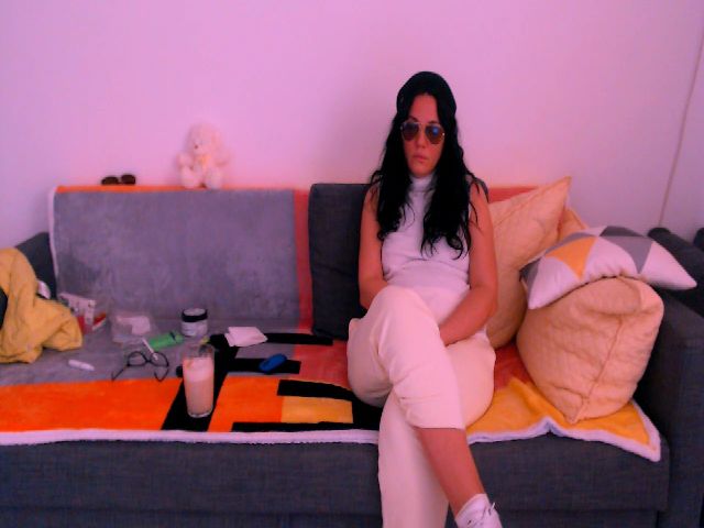 Live sex webcam photo for Isabeladoll #270888242