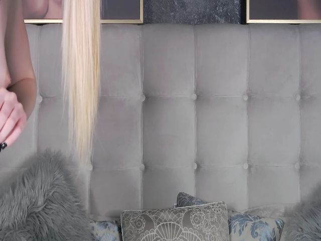 Live sex webcam photo for JuliaJuliette #270885737