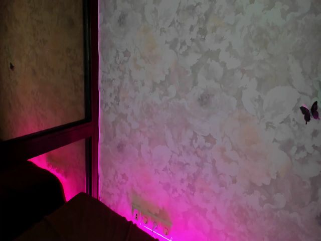 Live sex webcam photo for Angel_Amelie #270892489
