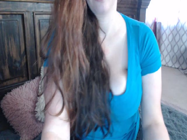 Live sex webcam photo for QueenKM #270894294