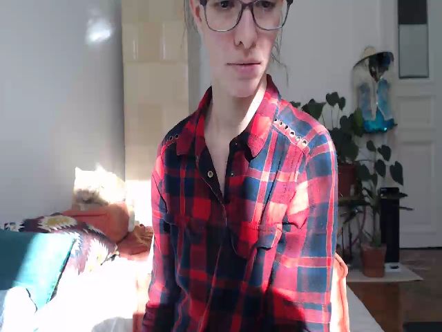 Live sex webcam photo for PetitePinkie #270890782