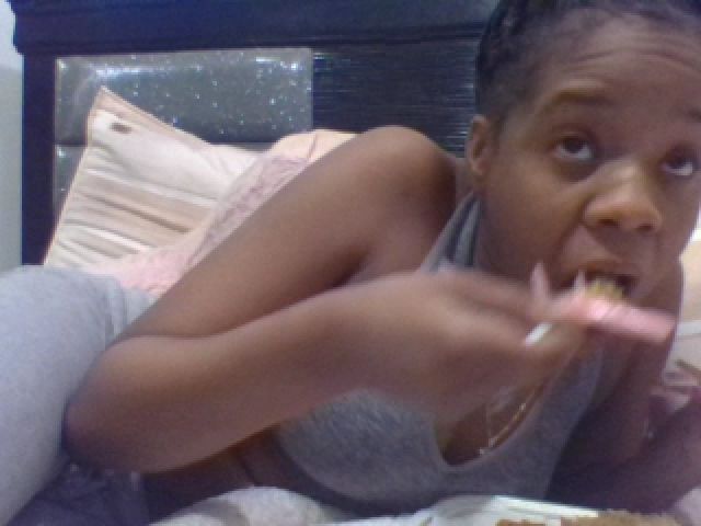 Live sex webcam photo for BeautifulKash #270895249