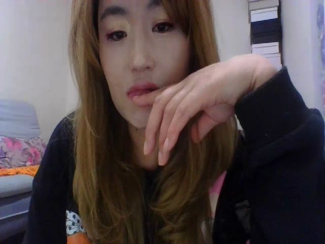 Live sex webcam photo for AsianDoll2000 #270890592