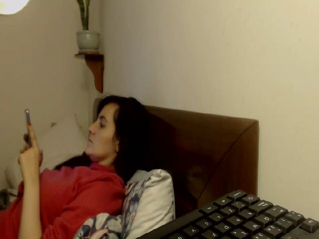 Live sex webcam photo for isabellazee2 #270882726