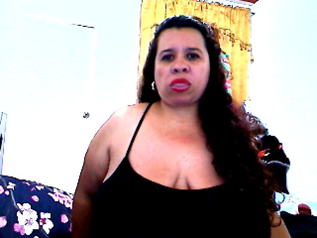 Live sex webcam photo for LatinaBigAss4 #270884780